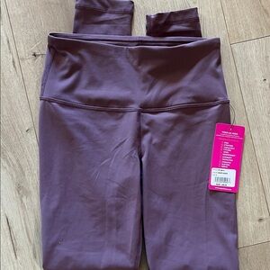Yogalicious plum Leggings nwt small